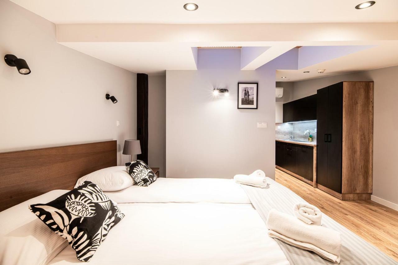 Lubomirskiego 23 Residence - Great Location, 10 Min To Main Square By Foot, Right Next To Main Rail And Bus Station คราคูฟ ภายนอก รูปภาพ