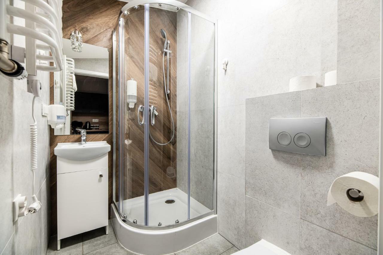 Lubomirskiego 23 Residence - Great Location, 10 Min To Main Square By Foot, Right Next To Main Rail And Bus Station คราคูฟ ภายนอก รูปภาพ