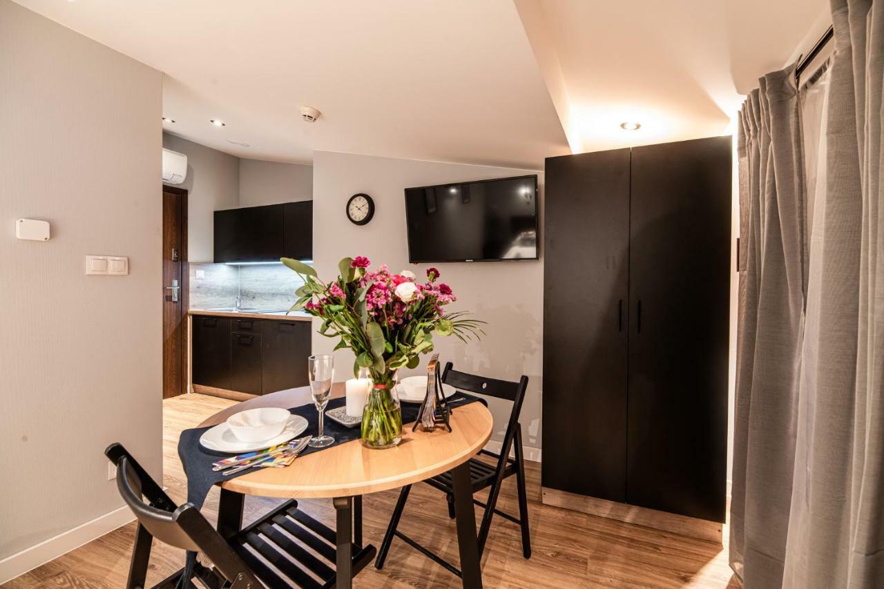 Lubomirskiego 23 Residence - Great Location, 10 Min To Main Square By Foot, Right Next To Main Rail And Bus Station คราคูฟ ภายนอก รูปภาพ
