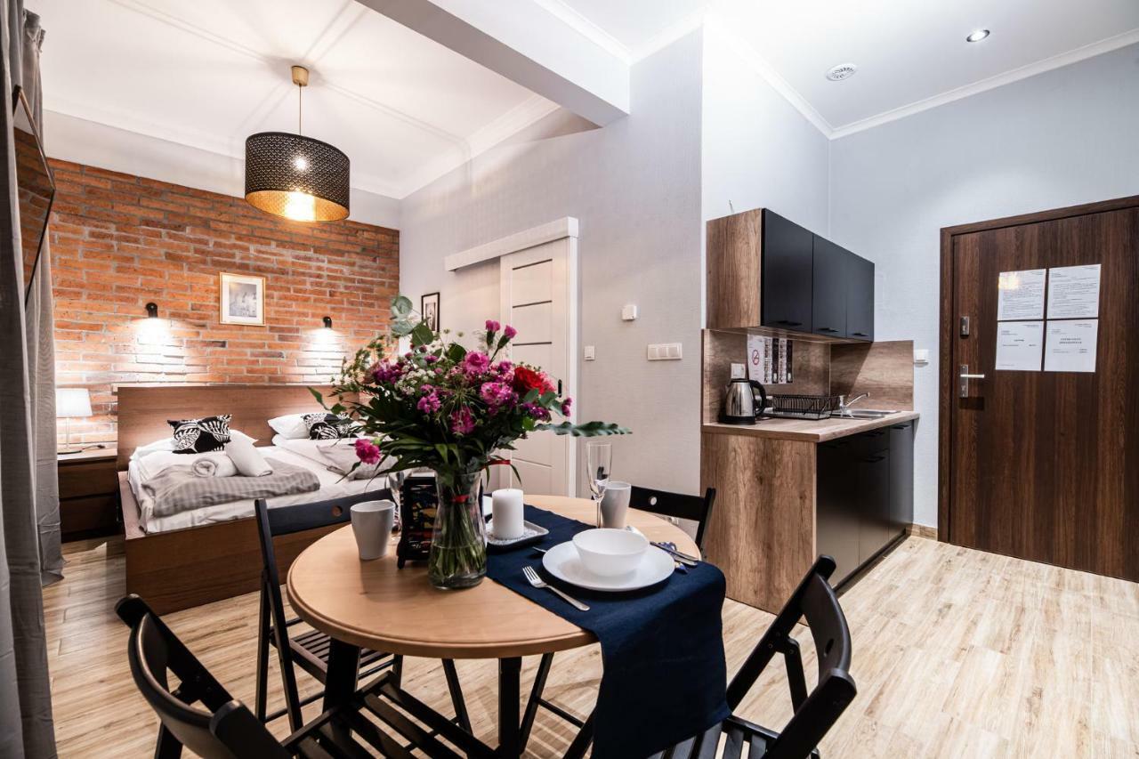 Lubomirskiego 23 Residence - Great Location, 10 Min To Main Square By Foot, Right Next To Main Rail And Bus Station คราคูฟ ภายนอก รูปภาพ